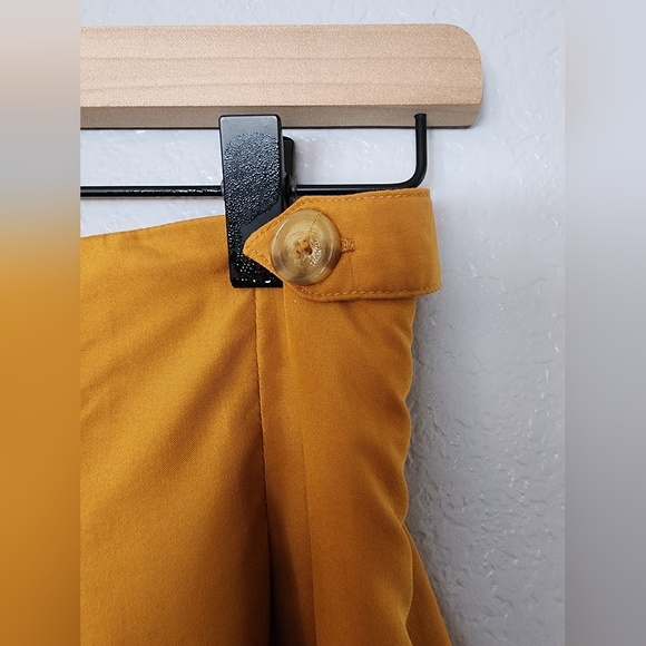 Urban Outfitters Utopia Pleated Shorts - Picture 4 of 7